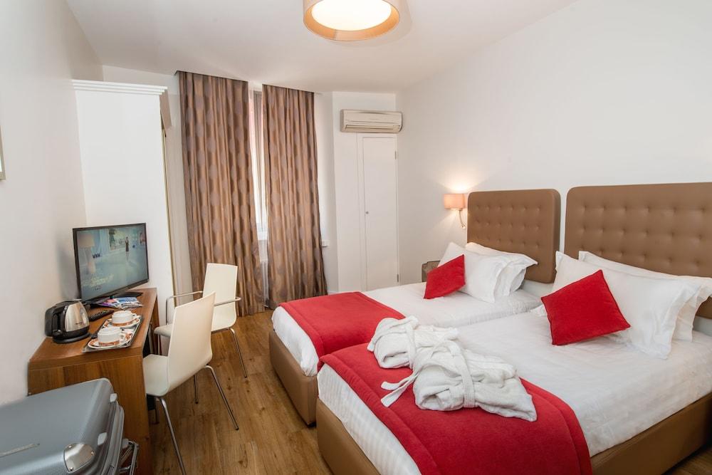 Hotel De France คานส์ ภายนอก รูปภาพ