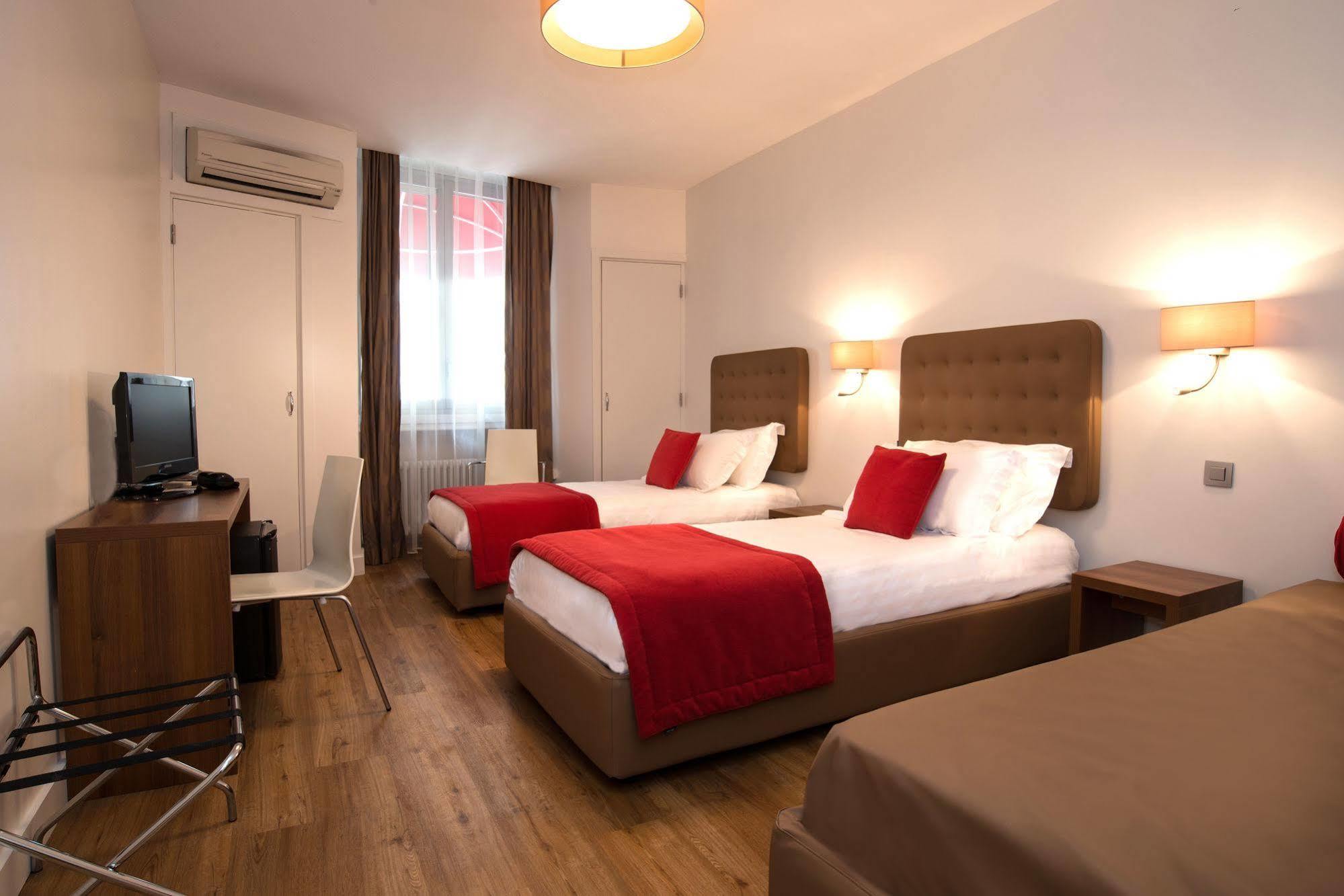 Hotel De France คานส์ ภายนอก รูปภาพ