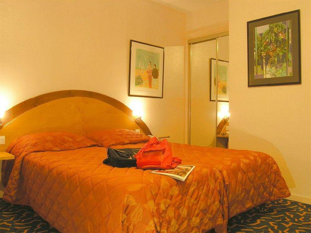 Hotel De France คานส์ ภายนอก รูปภาพ